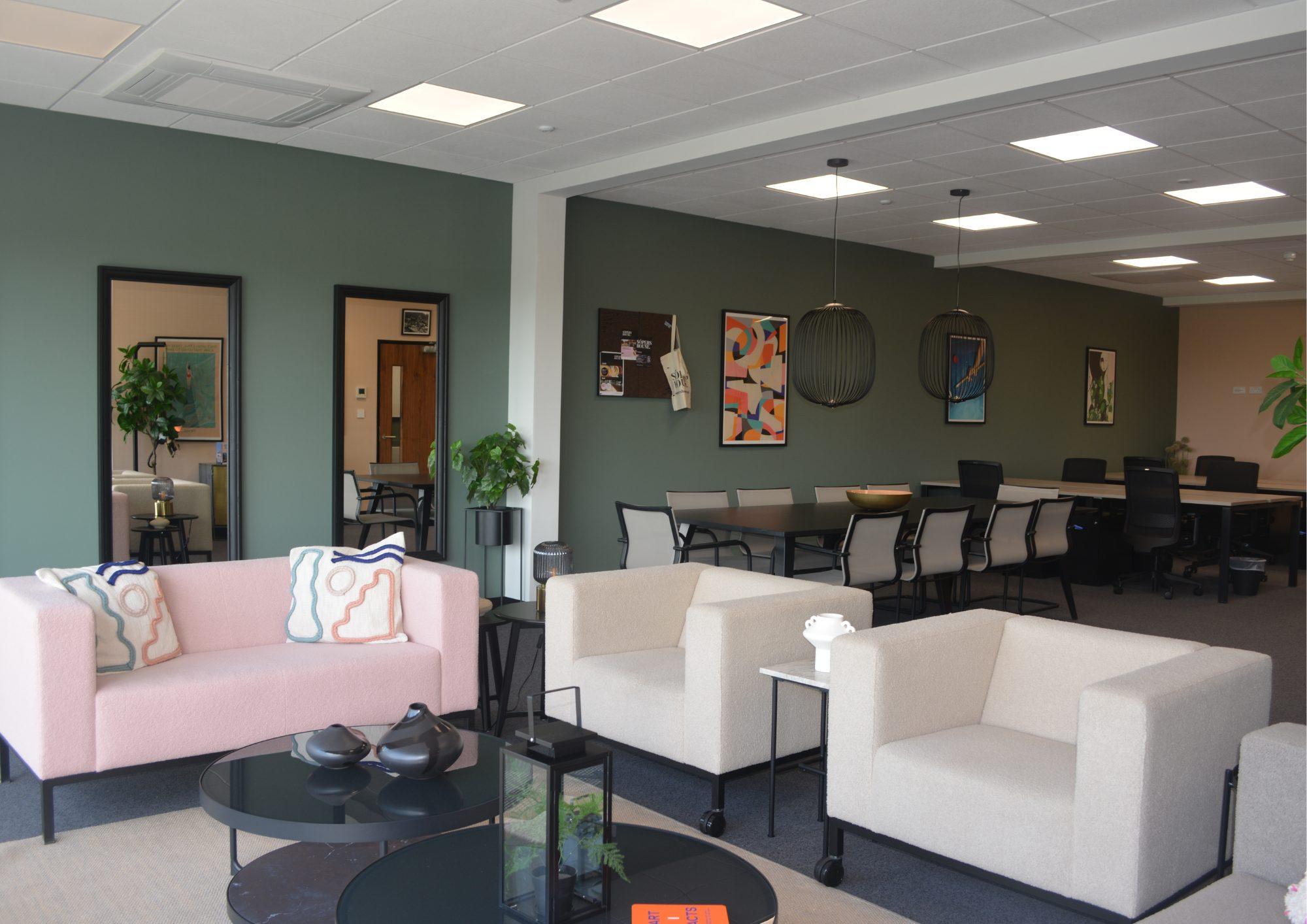 E-Commerce Studio Office