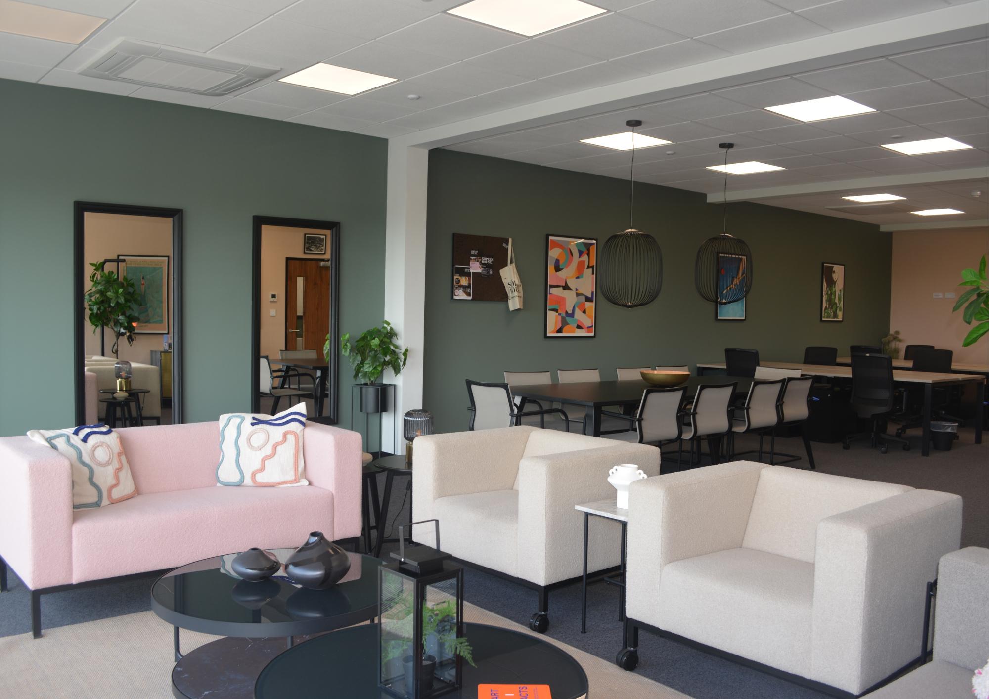 E-Commerce Studio Office