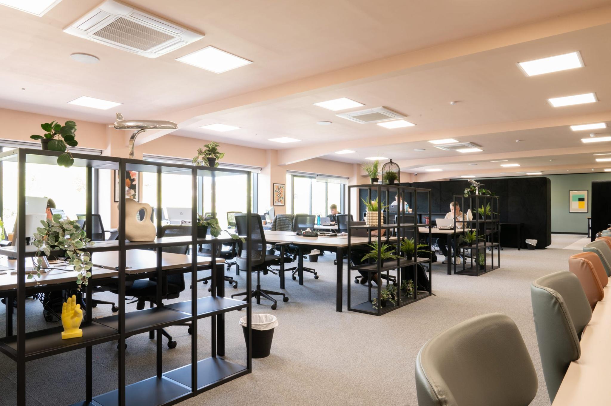 E-Commerce Studio Office